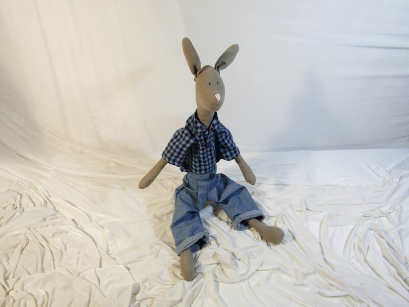 Conejo Artesanal con Atuendo Casual