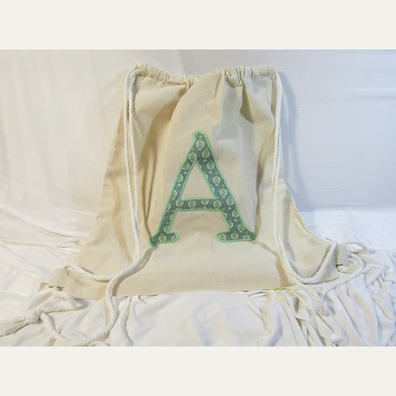 Mochila Artesanal con Inicial «A»